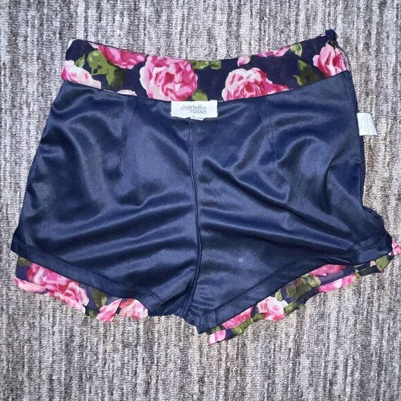 Charlotte Russe Women’s Shorts Sz XS Pink Roses Size Zip Lined Summer - Picture 5 of 8
